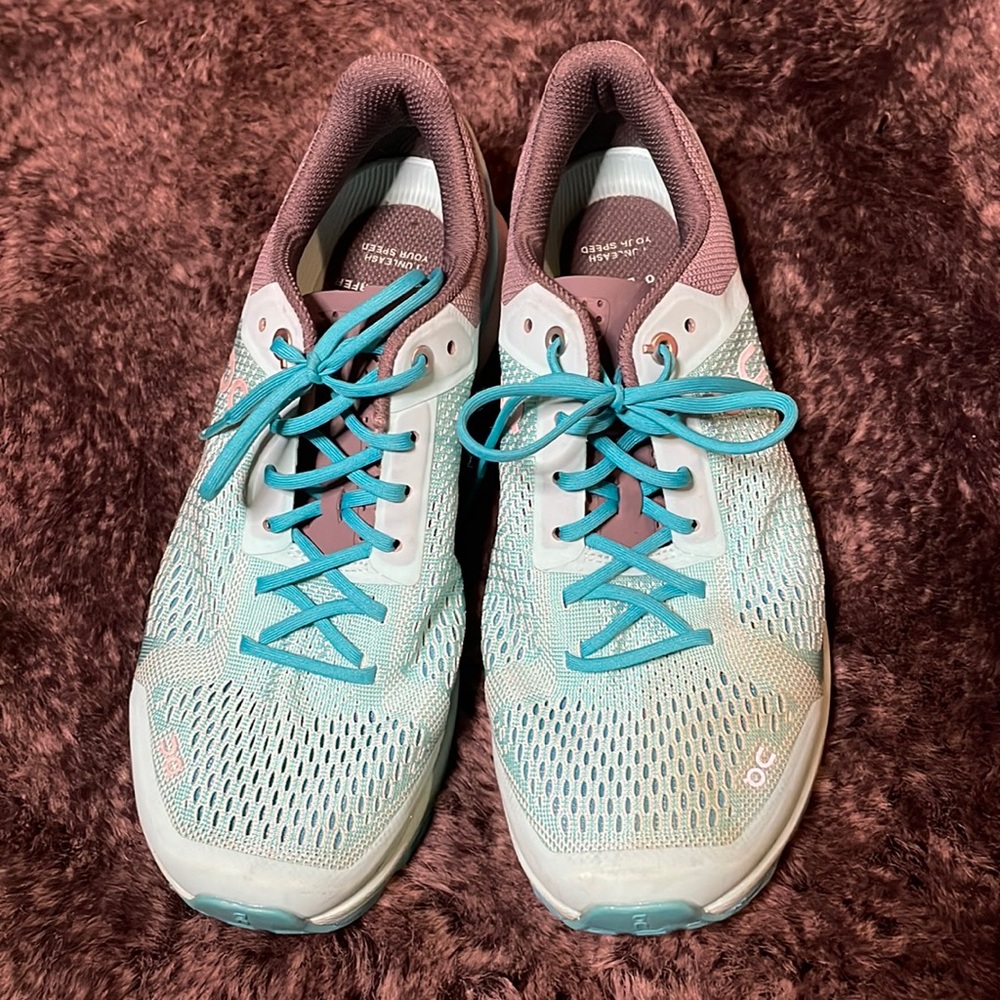 On Cloud Surfer Running Shoes 8.5